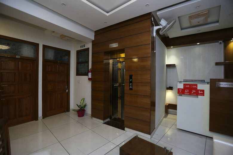 Hotel Oyo 16761 Rk Regency