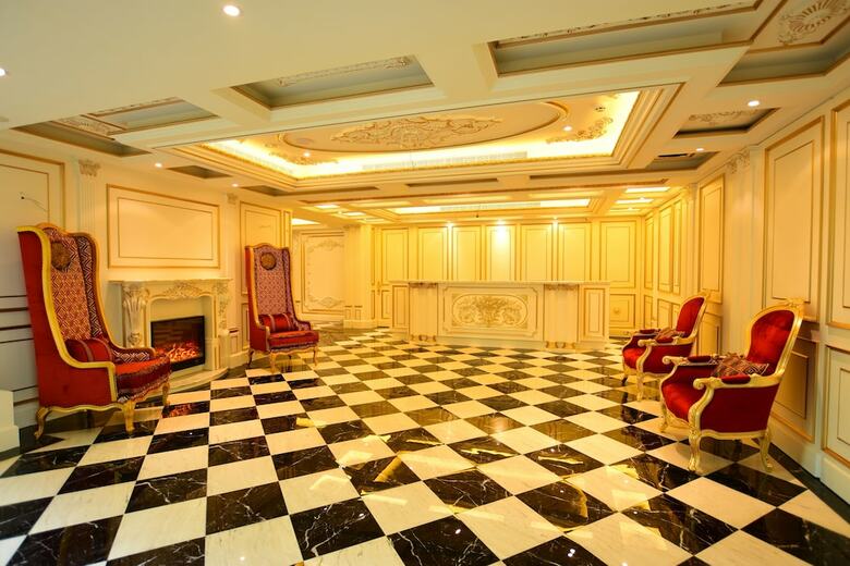 Sun Moon Lake Queen Castle Hotel