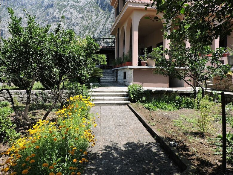 Hotel Apartments & Rooms Vanja