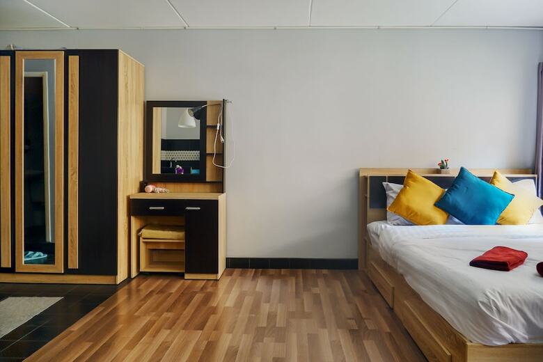 Hotel Bangkok Impact Popular Comdominium