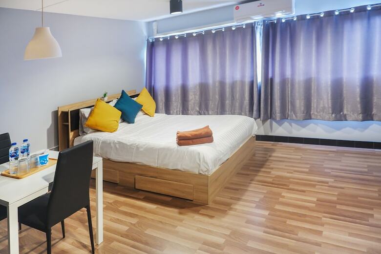 Hotel Bangkok Impact Popular Comdominium