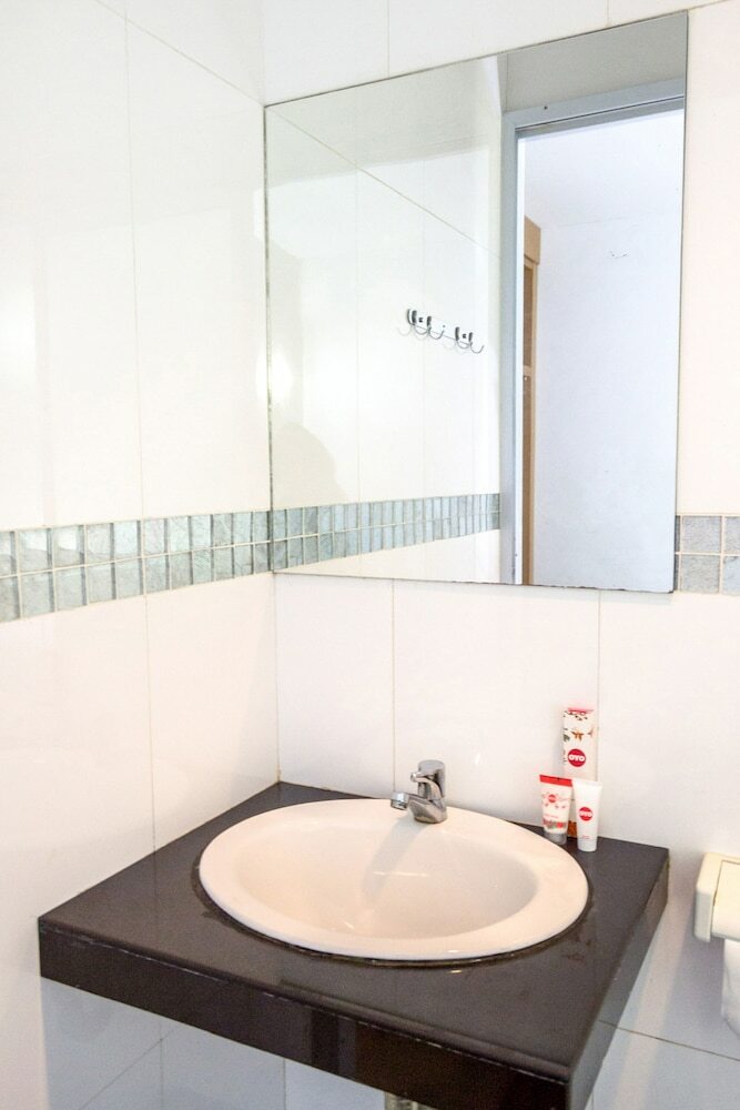 Oyo 664 Romance Hotel