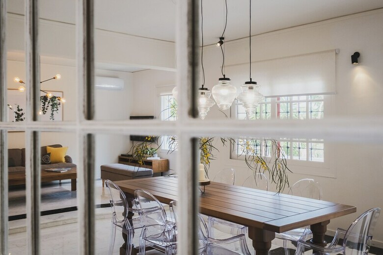 Mid-century Modern Villa Vintage Charm