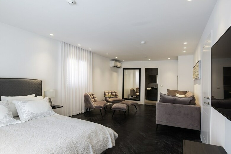 Villa Alma Suites