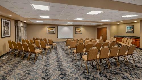 Holiday Inn Express Hotel & Suites Sandpoint North
