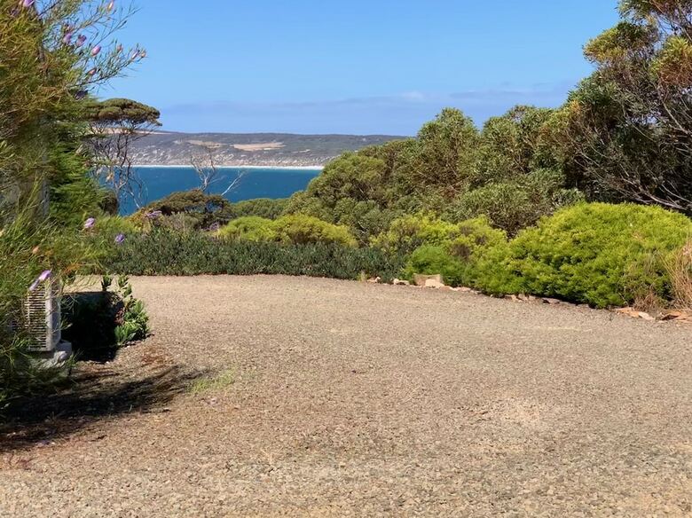 Emu Bay Holiday Homes