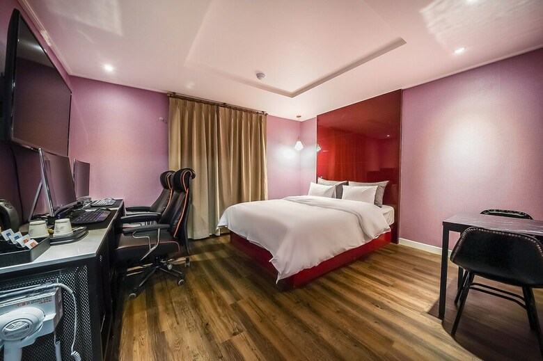 Cs Hotel