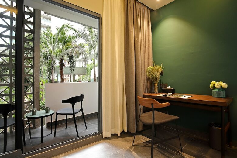 Baitong Hotel & Resort