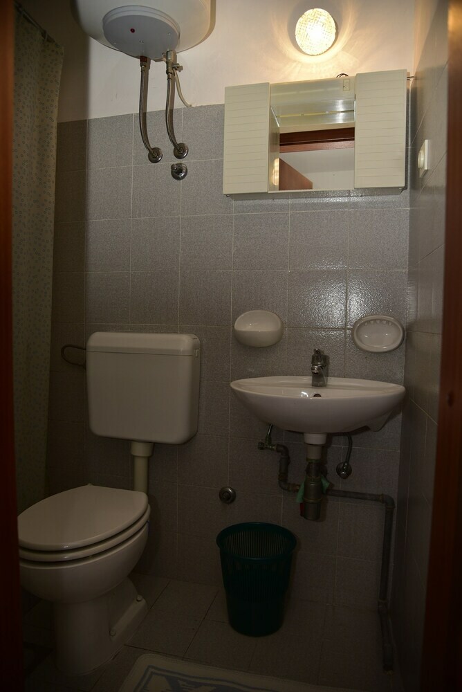 Hotel Rooms Celebrini
