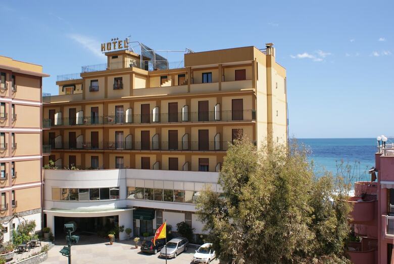 Hotel Kennedy