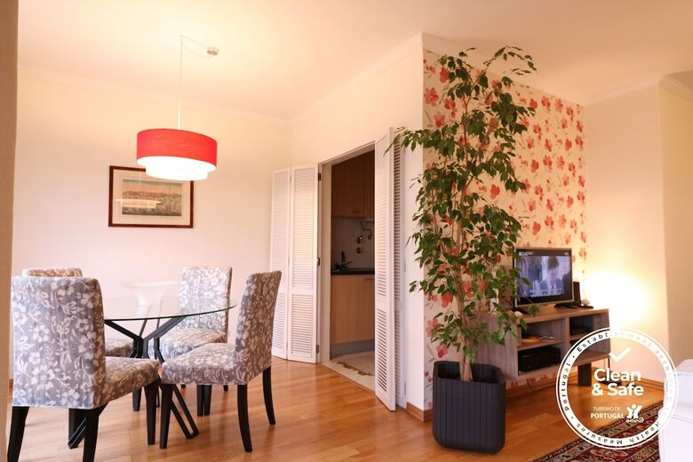 Cascais Estoril Apartment 400 M From Beach