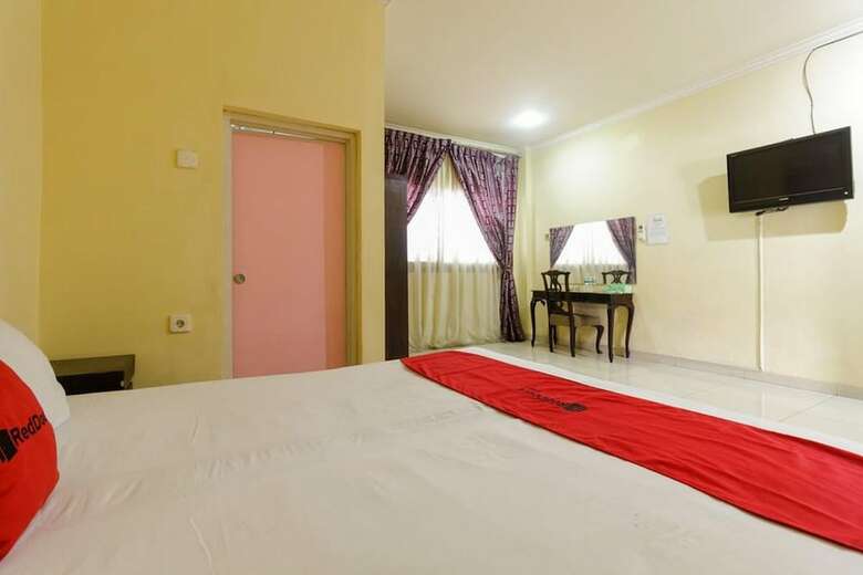 Hotel Reddoorz Near Pantai Padang