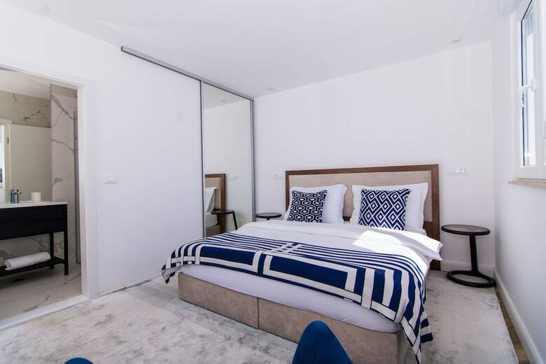 Seafront Luxury Apartments Fun