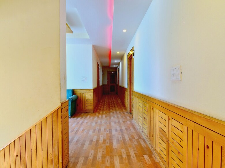 Oyo 36558 Hotel Raxit Inn
