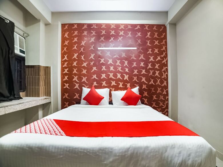 Hotel Oyo Flagship 30196 Noida Sector 5