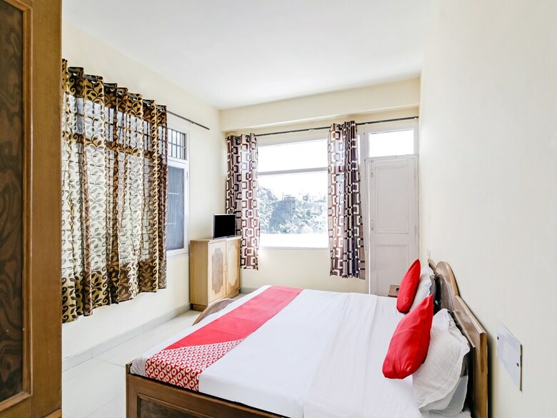 Oyo 7483 Hotel Modgil