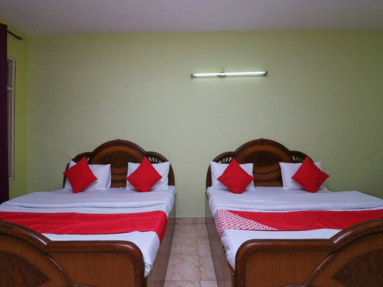 Oyo 30295 Hotel Vishwamitra