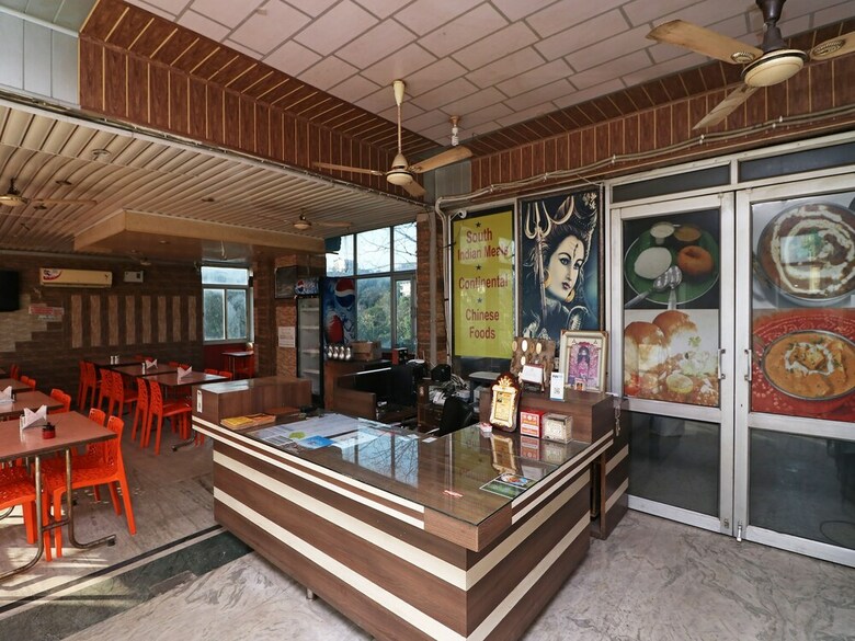 Oyo 30295 Hotel Vishwamitra