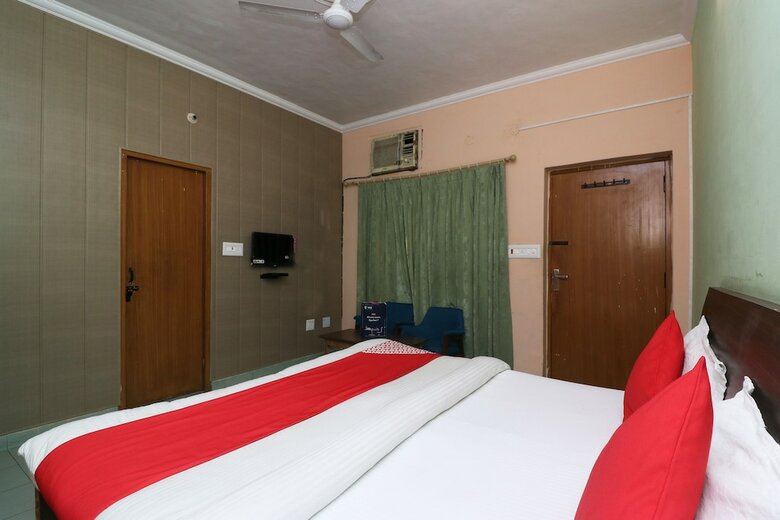 Oyo 16270 Hotel Sweet Home