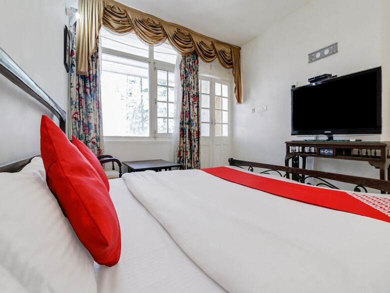 Hotel Oyo 35498 Shimla British Resort
