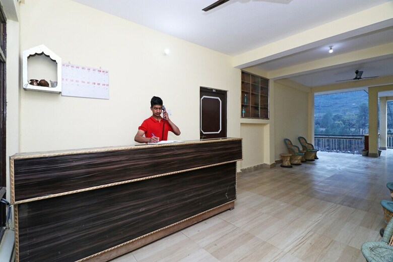 Hotel Oyo 23275 Shiv Ganga View
