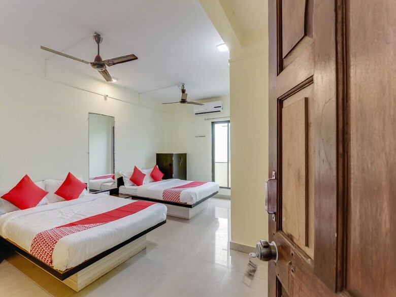 Hotel Collection O 30095 Nauroji Nagar Marg
