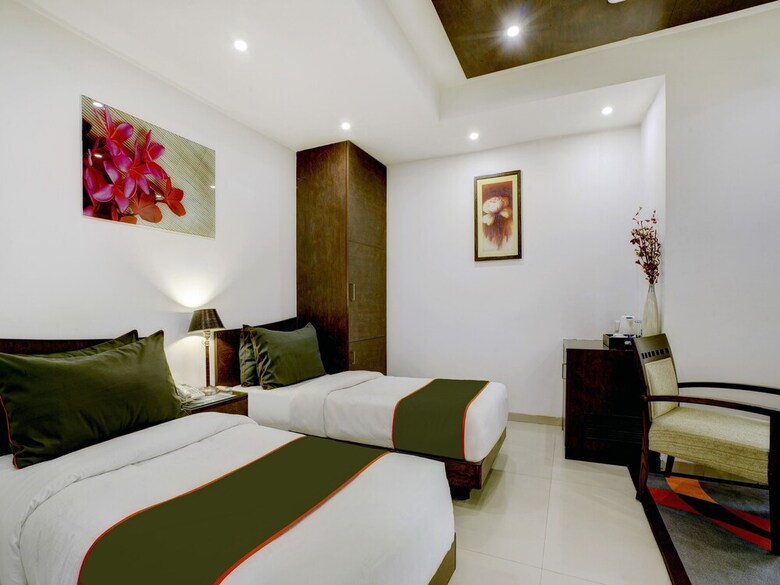 Hotel Collection O 30095 Nauroji Nagar Marg