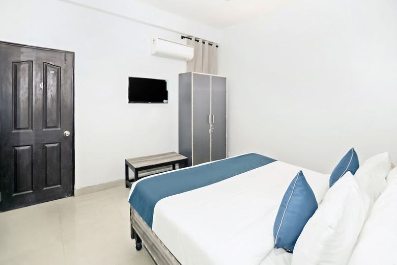 Hotel Silverkey Executive Stays 30271 Shoprix Mall Sector 61