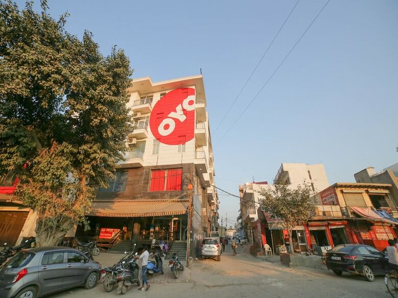 Hotel Collection O 30076 Main Chhatarpur Road Asola