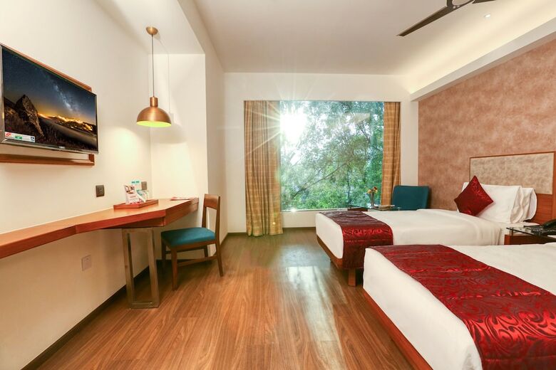7 Apple Hotel - Viman Nagar Pune