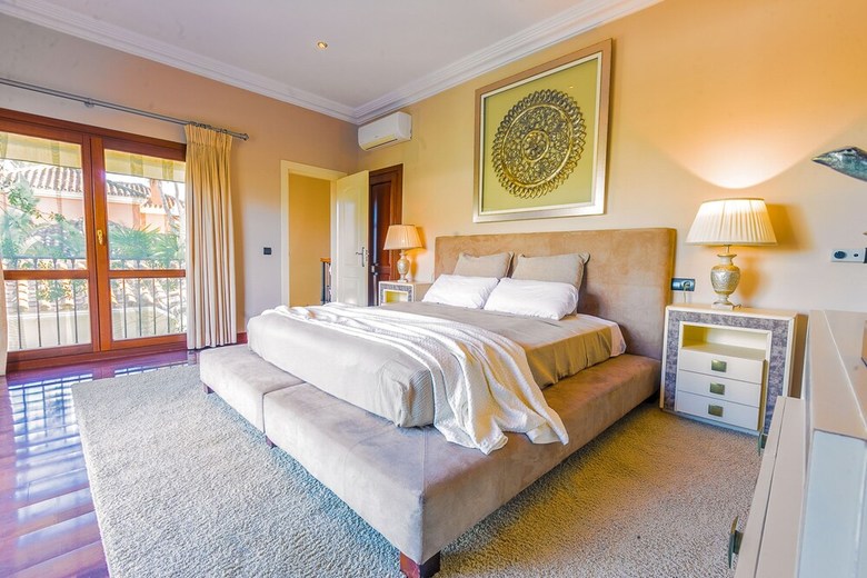 Oleholidays Villa Holy Nueva Andaluc�a