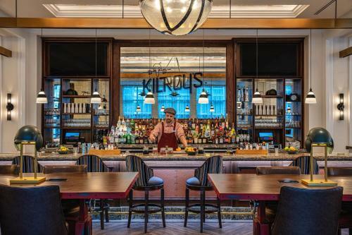 The Higgins Hotel New Orleans, Curio Collection By Hilton