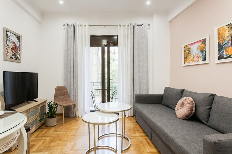 Nicholas Point Apartments And Rooms