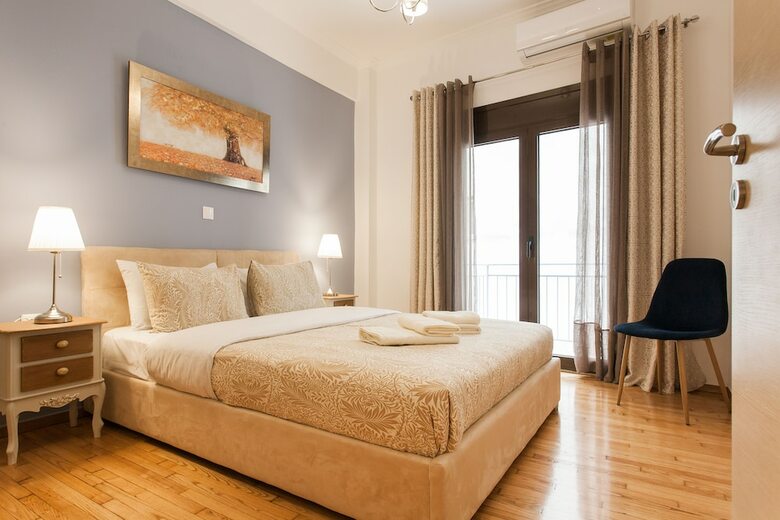 Nicholas Point Apartments And Rooms