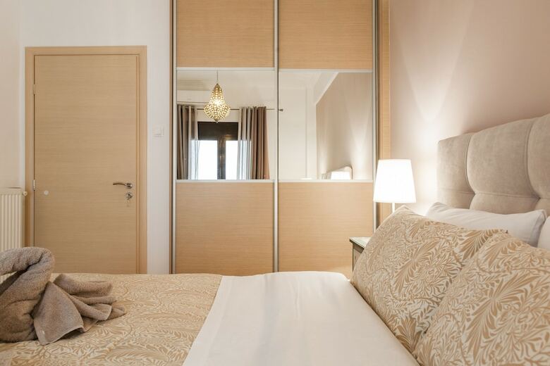 Nicholas Point Apartments And Rooms