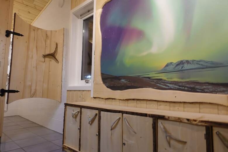 Wild Caribou Dome & Wilderness Cabin