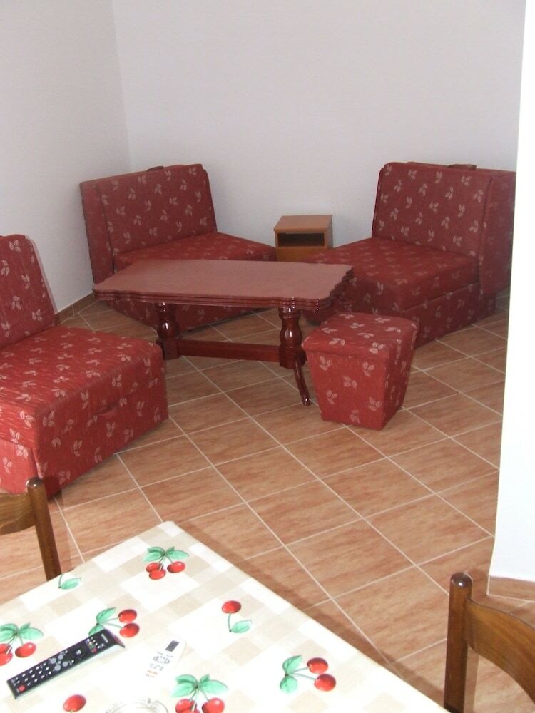 Apartments Lazovi?