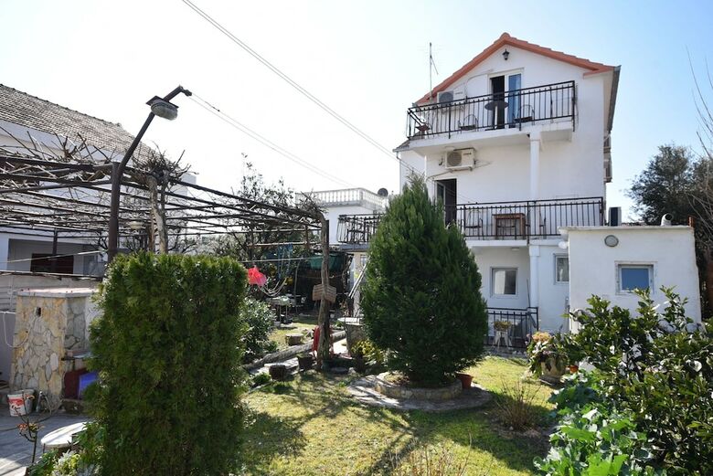 Malovic Apartments