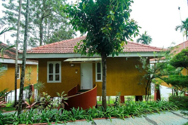 Hotel Palette - Karapuzha Resort Village