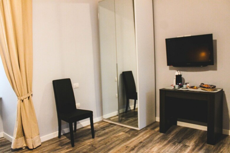 Hotel Leggende Napoletane Rooms