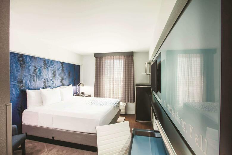 Hotel Lawrence Downtown Dallas