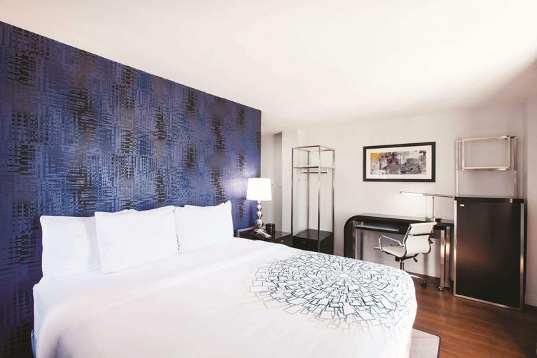 Hotel Lawrence Downtown Dallas