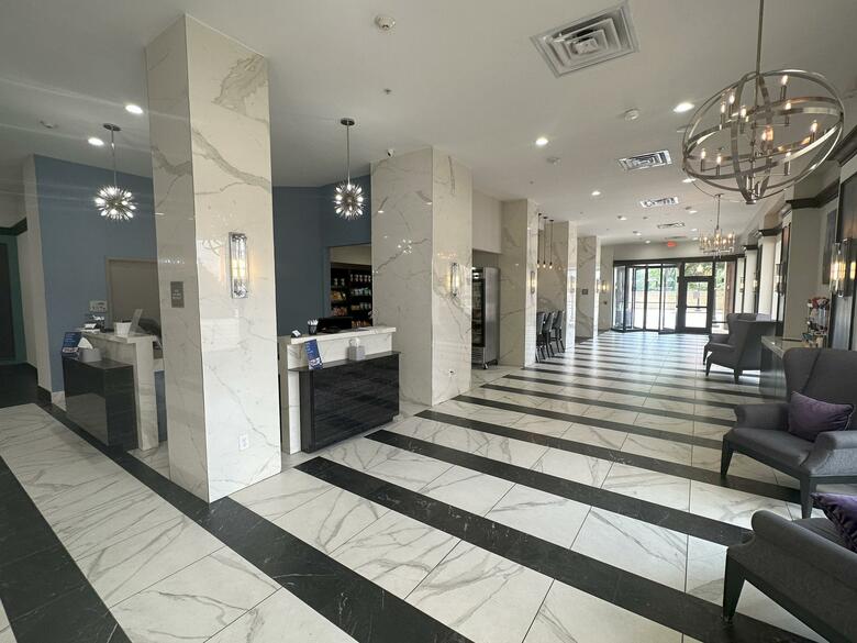 Hotel Lawrence Downtown Dallas