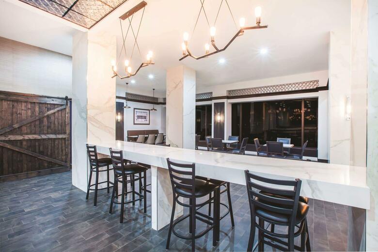 Hotel Lawrence Downtown Dallas