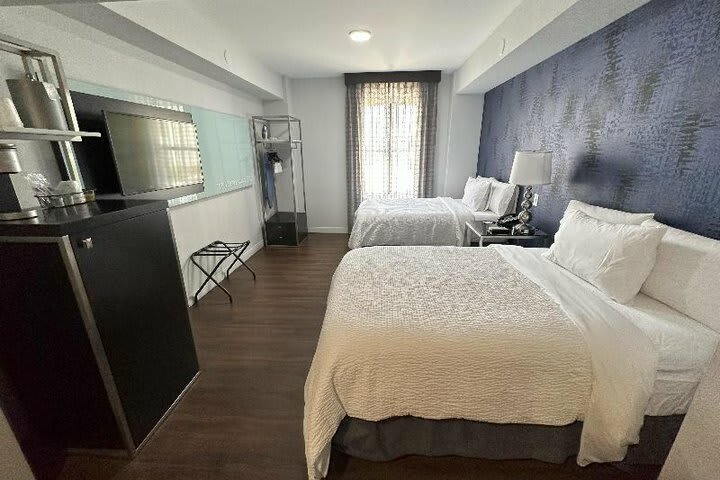 Hotel Lawrence Downtown Dallas
