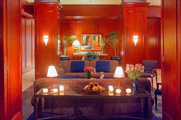 Hotel Lawrence Downtown Dallas