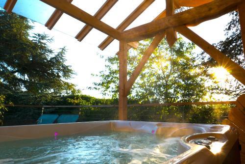 Hostal Domaine Des Grands C�dres - Maison D'h�tes