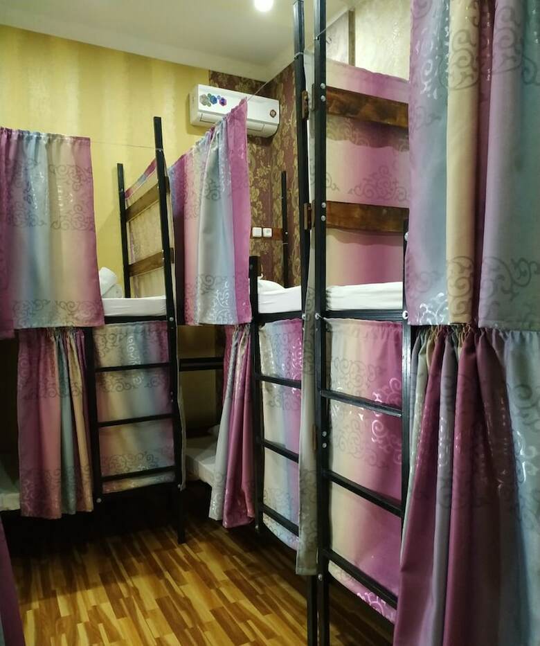 Hostal Hostel House