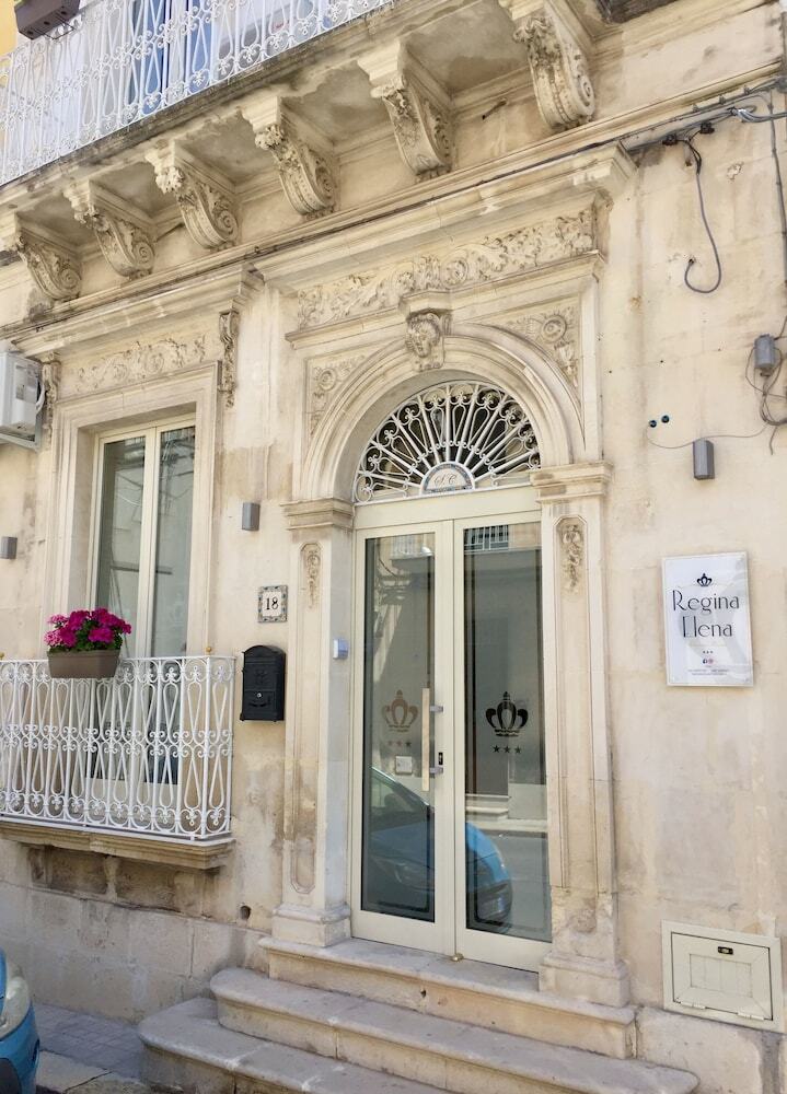 Bed & Breakfast Regina Elena Charme Rooms