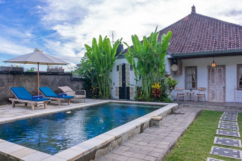 Bed & Breakfast Ubud Glassy Villa